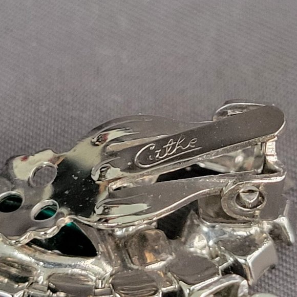 Cathe Signed Vintage Jewelry Clip on Earrings Emerald Green Marquise Rhinestones - Picture 5 of 6